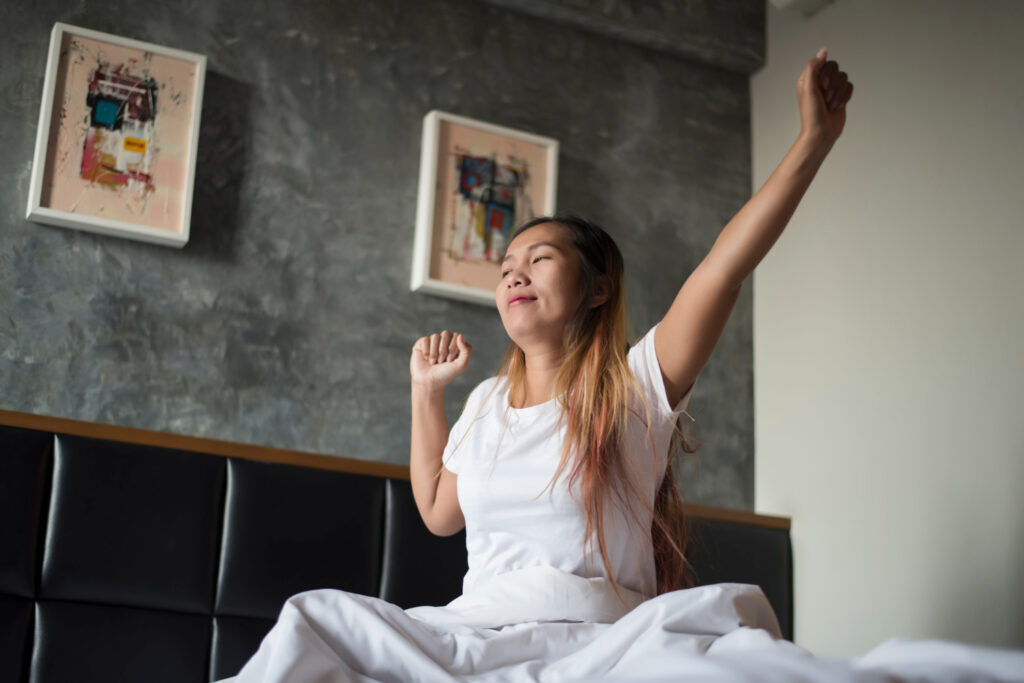 -women-wakingup-tired